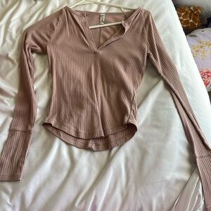 Long sleeve knit shirt from free people rlly cute